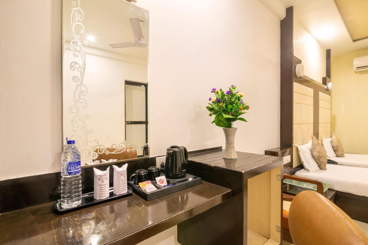 Hotel Satkar Сурат Экстерьер фото