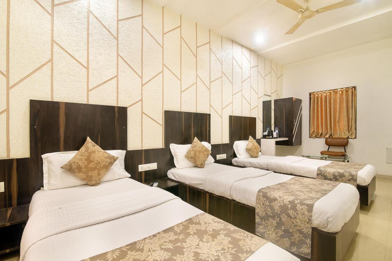 Hotel Satkar Сурат Экстерьер фото